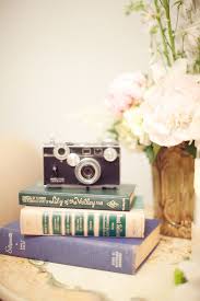 I M All About The Older Camera Styles And The Books I Could Decorate A Thousand Rooms With Books Camera Decor Vintage Cameras Vintage Photography