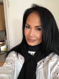 Hi am single looking for partner