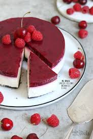 No Bake Griechischer Joghurt Kuchen Mit Beeren Bake To The Roots Rezept Joghurt Kuchen Beerenkuchen Griechischer Joghurt