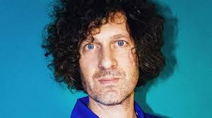 Les deux anciens joueurs du RC Lens, Franck Queudrue et Daniel Moreira  lancent leur entreprise d'événementiel (vidéo)