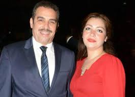 وكشف مدحت العدل أنه اعتذر عن كتابة نسر الصعيد بسبب تدخّل محمد رمضان في أعمال الكتابة، مؤكداً أنه لا يقبل العمل بهذه الطريقة. Ø¨Ø§Ù„ÙÙŠØ¯ÙŠÙˆ Ø²ÙˆØ¬Ø© Ø£Ø­Ù…Ø¯ Ø¹Ø¨Ø¯ Ø§Ù„Ø¹Ø²ÙŠØ² Ø§Ø¹ØªØ¯Øª Ø¹Ù„Ù‰ ØºÙŠØ§Ø¨Ù‡ Ø¹Ù† Ø§Ù„Ù…Ù†Ø²Ù„ ÙÙŠ Ø±Ù…Ø¶Ø§Ù† Ø®Ø¨Ø± ÙÙŠ Ø§Ù„ÙÙ†