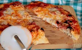 Sono certo che se chiedeste a dieci avventori di pizzerie con velleità da gastrofanatici cosa sia la suddetta pizza, vi darebbero almeno 5 o 6 risposte differenti. Pizza Come In Pizzeria Impasto Autolisi