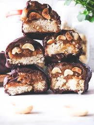 Incroyable Snickers Vegan Encore Meilleur Que Les Vrais En 2021 Recettes De Cuisine Patisserie Vegan Recette