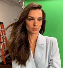 Pin On Emily Ratajkowski