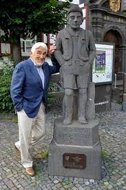 Ich meine, es gibt ja auch nicht nur nette, ältere frauen, es. Mario Adorf Zum 90 Geburtstag Gratulieren Wirtschaft Eifel