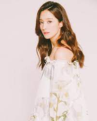 Wang bit na is a south korean actress and a model, most known for playing as bu yong in the popular korean drama hwang jin. Wang Bit Na Asianwiki