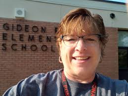 Molly Lynch (@lynchabell)