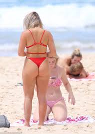 The latest news, sport, showbiz, science and health stories from across. Thousands Of Australians Head To The Beach As Temperatures Soar Above 40c Daily Mail Online