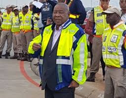 Blade nzimande was een van de drie kinderen van nozipho alice en phillip sphambano, een shangaan kruidendokter uit mozambique. Transport Minister Blade Nzimande Intervenes In The Bus Strike Africa News 24 7