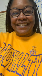 Tracey Roberson (@Madcity_Doll)