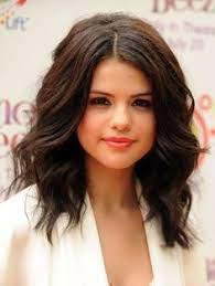 45 Hairstyles For Round Faces To Make It Look Slimmer Latest Fashion Trends Medium Hair Styles Medium Length Hair Styles Hair Styles
