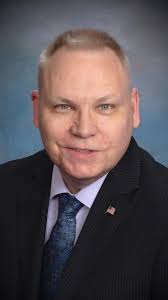 Kenneth Bracewell's Instagram, Twitter & Facebook