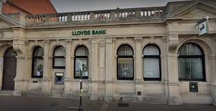 This lloyds bank bank is situated at 343 aylsham road, post code nr3 2ru, norwich, norfolk county (52.655220053582 latitude, 1.27866533462277 longitude specifically). Lloyds Bank In Westbourne To Close Its Doors Bournemouth Echo