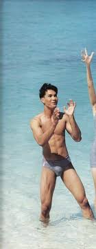 โลกทั้งใบของข้าคนเดียว (ฉัตรมงคล บำเพ็ญ) ศิลปิน : à¸‰ à¸•à¸£à¸¡à¸‡à¸„à¸¥ à¸šà¸³à¹€à¸ž à¸