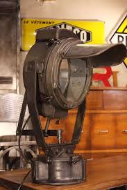 Projecteur Ancien Bbt 1950 Plus D Info Sur Http Ift Tt 1he4ati Deco Industriel Antiquitesdesign Loft Luminaire Industriel Industriel Design Industriel