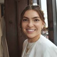 Elizabeth Leavy's Instagram, Twitter & Facebook