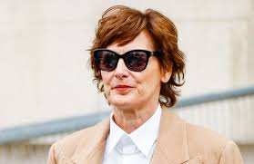 Charles Aznavour : qui est sa fille, la chanteuse Seda Aznavour ?