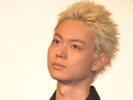 写真）菅田将暉が30歳に 20代の“髪型変遷”をチェック 坊主、派手髪、今流行のウルフヘアも先取り - エンタメ - コラム ｜クランクイン！