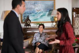 غيرها من الأحداث جرت ايضا خلال يوم واحد في بيروت بين أبطال هذا العمل، منال عيسى، يمنى مروان، رين سلامة، بانوس ابراهاميان، نيكولا قرداحي، جوليان فرحات ووليد فغالي. ØªÙ‚Ù„Ø§ Ø´Ù…Ø¹ÙˆÙ† Ù†Ù‡Ø§ÙŠØ© Ø¹Ø±ÙˆØ³ Ø¨ÙŠØ±ÙˆØª Ù…ÙØ§Ø¬Ø£Ø© ÙˆÙƒØ§Ø±Ù…Ù† Ø¨ØµÙŠØ¨Øµ Ù‚Ù„Ø¨Øª Ù…ÙÙ‡ÙˆÙ… Ø§Ù„Ø¨Ø·Ù„Ø© Ø¹Ø±Ø¨ÙŠØ§ Ù…Ø¬Ù„Ø© Ø³ÙŠØ¯ØªÙŠ