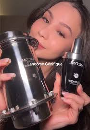 La cápsula del tiempo ame el concepto ! @Lancôme #Genifique  #StepIntoTheFuture #GiftedByLancome #serum #skincare