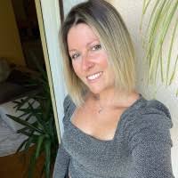 70+ profili “Nicole”