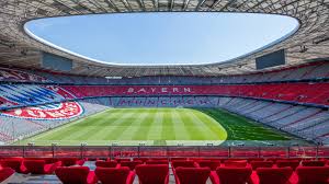 Rozpoznawalny na każdym kroku, jest miejscem niezapomnianych piłkarskich wrażeń, a ogromną zaletą obiektu jest rozsuwany dach. Historie Die Geschichte Der Allianz Arena