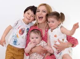 Sarcina prezentatoarei se oprise din evoluție însă a avut loc o minune. Lavinia Petrea A Fost In VacanÈ›Äƒ Cu Cei Trei Copii FÄƒrÄƒ Ajutoare Am Vrut SÄƒ Fie Timpul Nostru Cu Ei Libertatea
