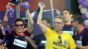 Jun 05, 2021 · megismerheted labdarúgó csapatunk új vezetőedzőjének eddigi pályafutását. Peter Stoger Wiener Bvb Coach Karnevals Fan