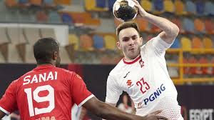 Siemka :d kolejny skrót meczyku naszej reprezentacji i jak widzicie wygrywamy ten mecz i gramy w finale pucharu prezydenta miejmy nadzieje że ten finał. J5as1vogqjkncm