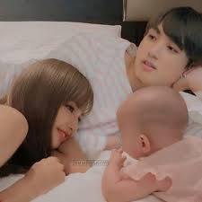 Bts' jungkook and blackpink's lisa aren't dating each other, since there are absolutely no this moment was at the melon music awards, 2016, and jungkook was sitting to the left of lisa. 470 Jungkook Lisa Ideas Jungkook Blackpink And Bts Kpop Couples