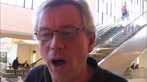 Tor Helness explain a board