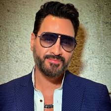 Giovanni López (@giovannilopezoficial) • Instagram photos and videos