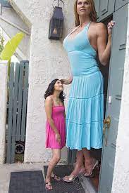 114 видео 216 940 просмотров обновлен 12 апр. Amazon Eve At Front Door By Lowerrider On Deviantart Tall Women Amazon Eve Tall People