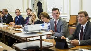 Parcours politique membre du grand conseil. Geneve Regule Les Cadeaux Que Peuvent Recevoir Les Conseillers D Etat Rts Ch Geneve