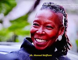 Hi Whoopi, welcome to Naples. *💙 FILM LA ZONADINTERESSEI  FILMLAZONDINTERESSEPRIMAVSION TERESSE PRIMA VISIONE ADINTERESSEPRIMAVISION  TRA TRAPOCO POCO ph.ManuelBelfiore ph. Manuel Belfiore