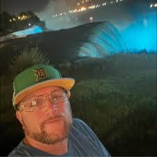 Darius Grier's Instagram, Twitter & Facebook