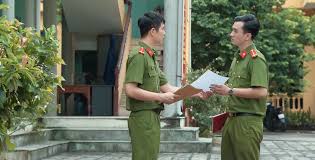 Mời quý khán giả đón xem trực tiếp phim phố trong làng tập 36 lúc 21h00 ngày 29/12/2021 trên kênh vtv1. Giáº£i Tri