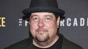 Beetlejuice is the stage name of american actor and comedian, lester green, who is known for his short height and small head due to microcephaly and dwarfism, as well as for his crude sense of humor that made him famous on 'the howard stern show'. The Untold Truth Of Howard Stern S Wack Pack