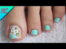 Decoracion de unas para pies flores y abejita flowers nail art bee nail art nlc youtube arte de unas de pies unas manos y pies unas pies decoracion from i.pinimg.com maybe you would like to learn more about one of these? 96 Ideas De Lindas Rosas Y Flores En Unas En 2021 Manicura De Unas Arte De Unas De Pies Unas Manos Y Pies