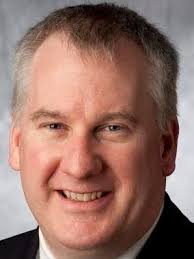 Yarmouth administrator to exit role in January