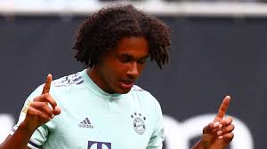 Bij feyenoord kreeg joshua niet het volledige vertrouwen dat hij van bayern wel kreeg. Talent Zirkzee 17 Scoort Voor Bayern Munchen Nos