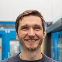 200+ profils pour “Holder”