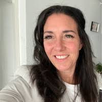 Wendy Schenk's Instagram, Twitter & Facebook