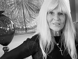 Today is a day for celebration...it is Fathers Day and the birthday of  three remarkable women. To the father of our twins, today is a "moment" to  recognize all the wonderful things