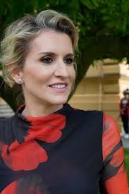 Věděli jste, že Katie Holmes má tři sestry? To jsou ony! Přišly ji podpořit  na Broadway