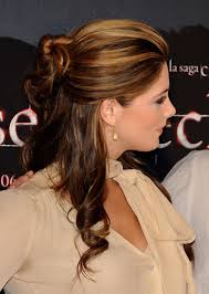Secure the braid with a small elastic. 5 Easy Do It Yourself Hairstyles To Make This Eid