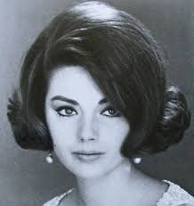 Would a series on hairstyles from the 60′s be complete without marilyn monroe? 20 Pics Of 1960 S Short Hairstyles