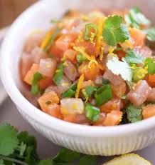 Tartare De Saumon Et De Thon A La Coriandre Et Aux Zestes D Agrumes Huile Au Gingembre Recette Recettes De Cuisine Tartare De Saumon Cuisine Asiatique