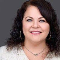 Kimberly Hare's Instagram, Twitter & Facebook