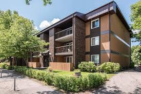 Manitoba resource directory for housing advocacy, subsidized housing, seniors, newcomer housing and emergency shelters. 2 Bedrooms Winnipeg South West Apartment For Rent Ad Id Rpm 414392 Rentboard Ca